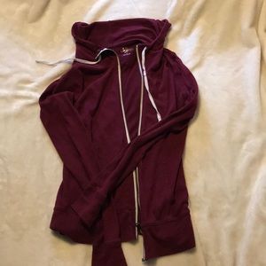 Burgandy sweatshirt